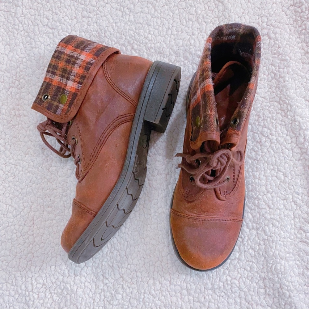 Arizona Brown Collared Plaid Lace Up Boots size 8